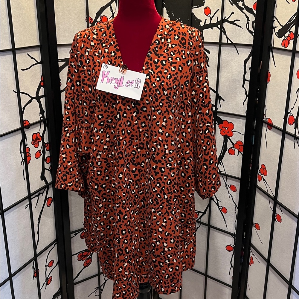 #134. Animal print cardigan/kimono . 2x